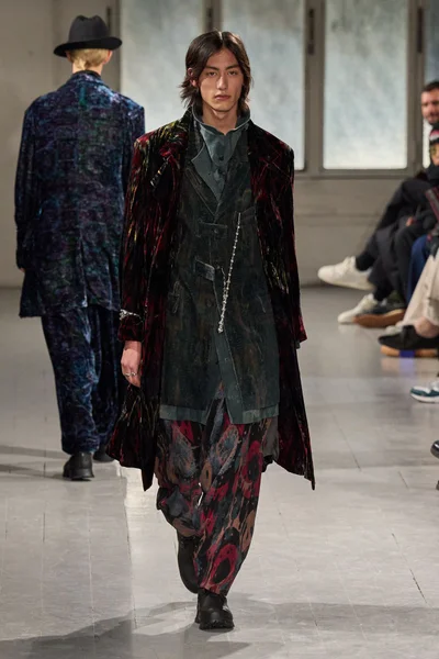 Look 13
